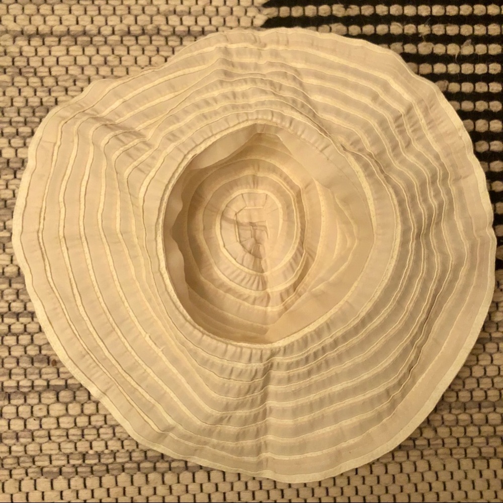 Packable Sun Hat - Picture 3 of 3